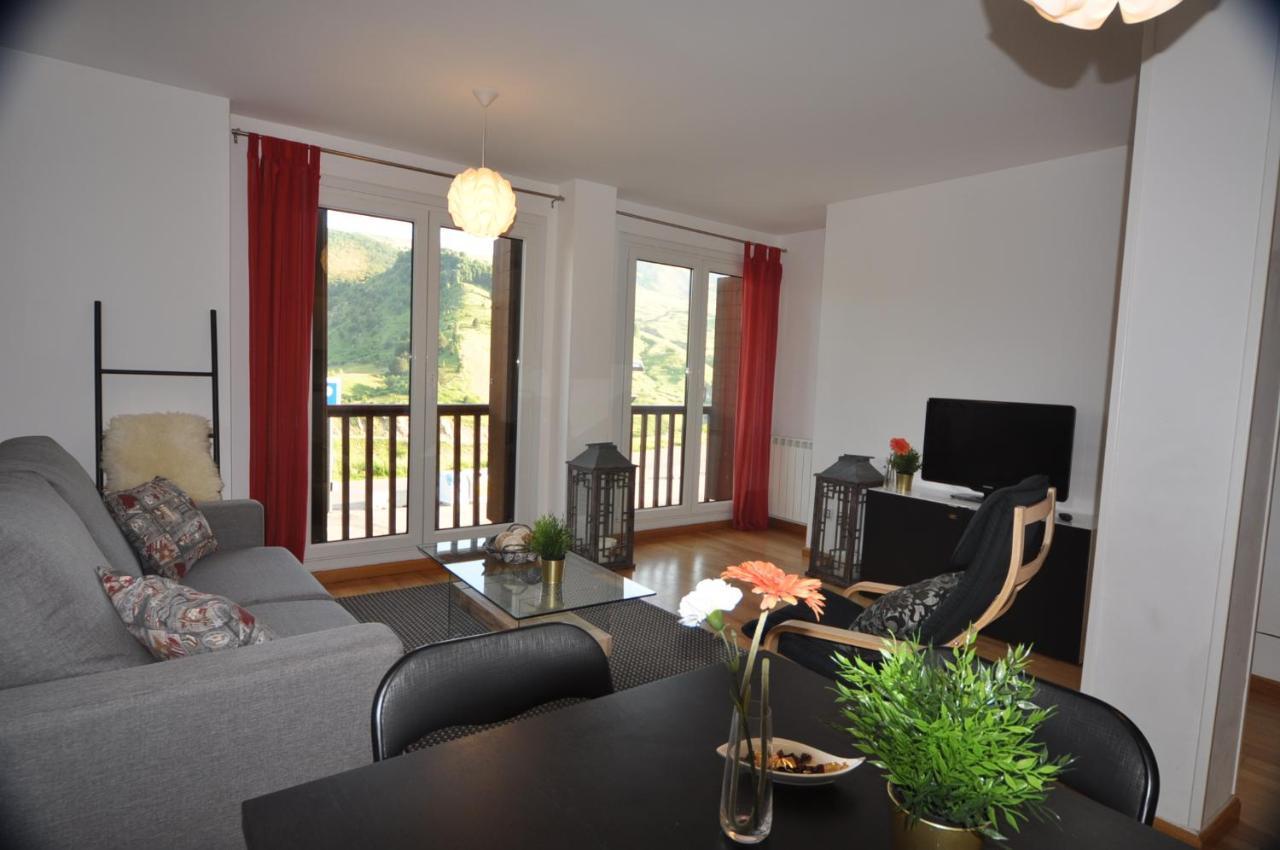 Apartamentos Tirol Formigal Buitenkant foto